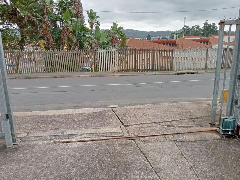 Massive power & superlink access-2 Fantastic warehouses = 1700m in secure central park. - Photo 7