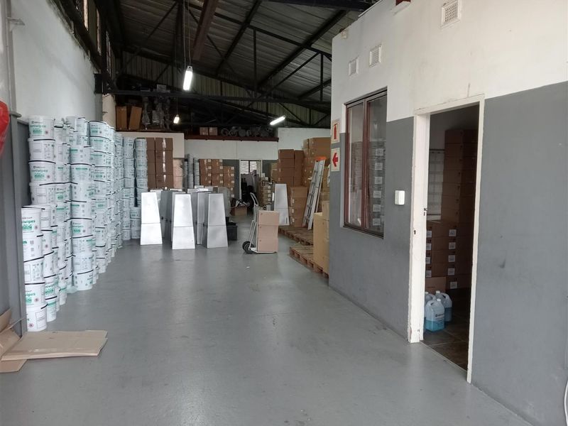 Massive power & superlink access-2 Fantastic warehouses = 1700m in secure central park. - Photo 9