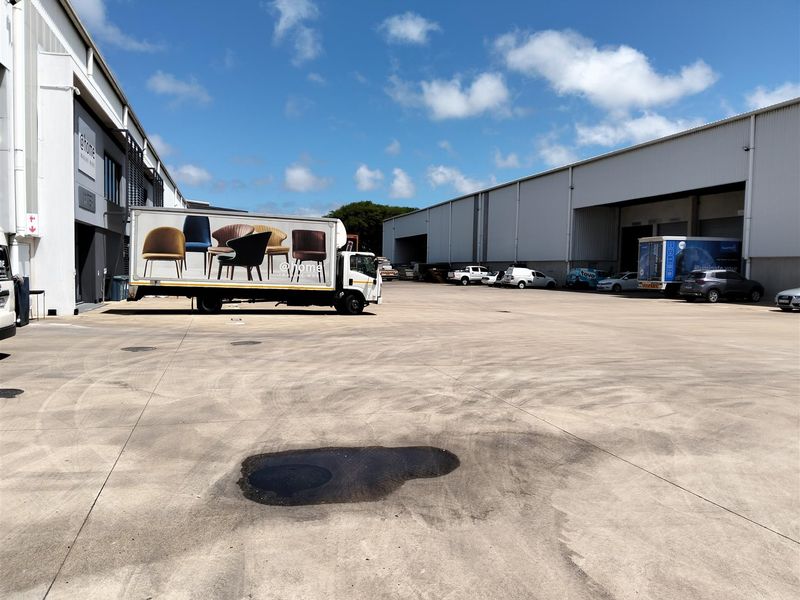 Secure modern warehouse to let. - Photo 5