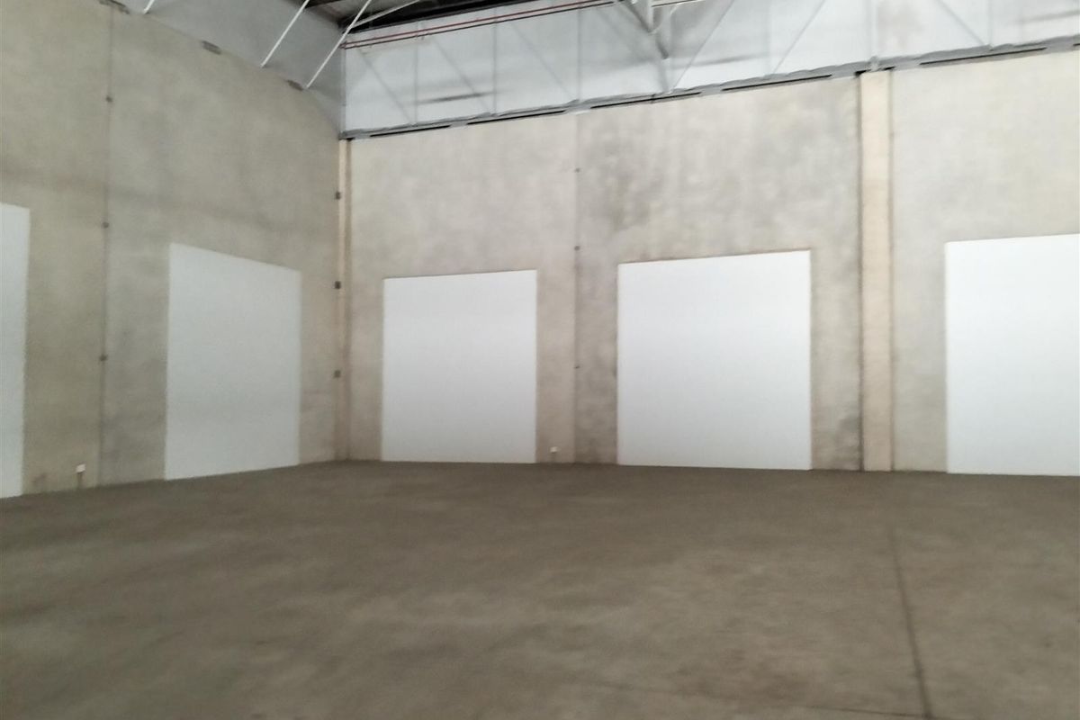 Secure modern warehouse to let. - Photo 2