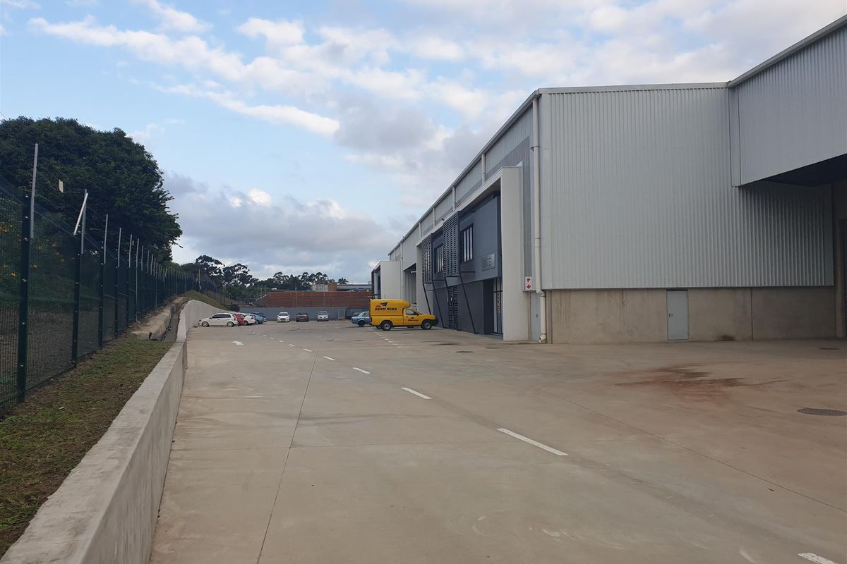 Secure modern warehouse to let. - Photo 4