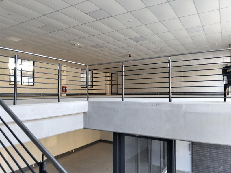 New Modern Warehouse Build on N2 Brickworks to let immediately. - Photo 3