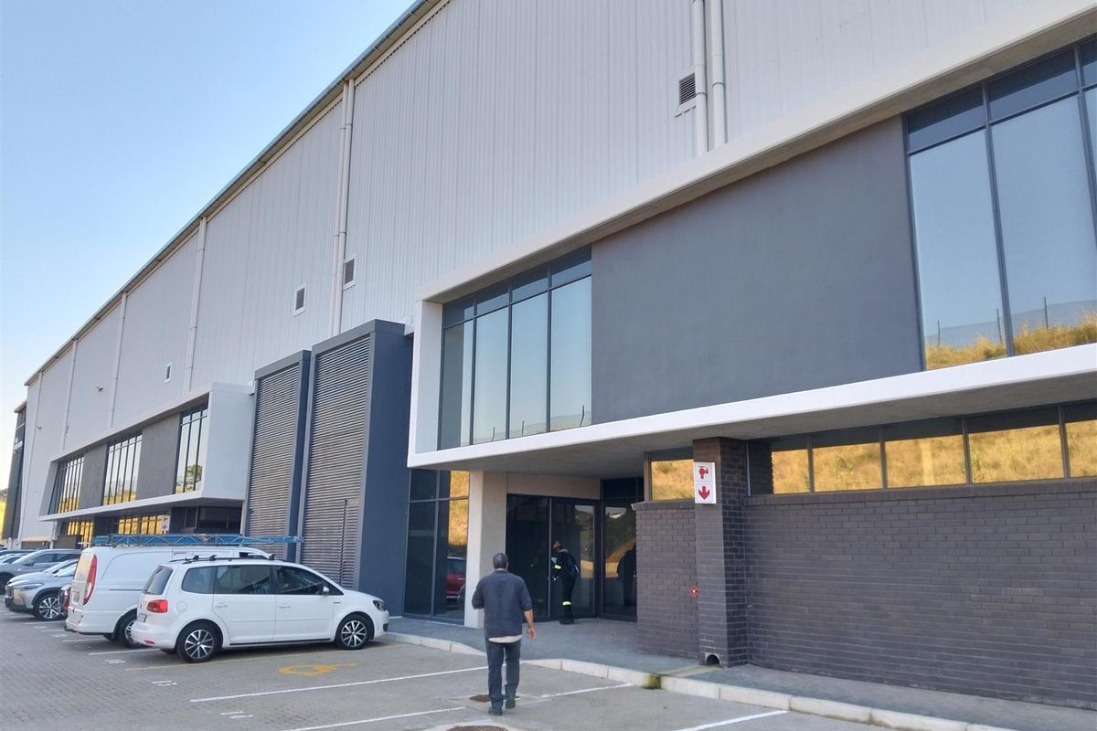 New Modern Warehouse Build on N2 Brickworks to let immediately. - Photo 5