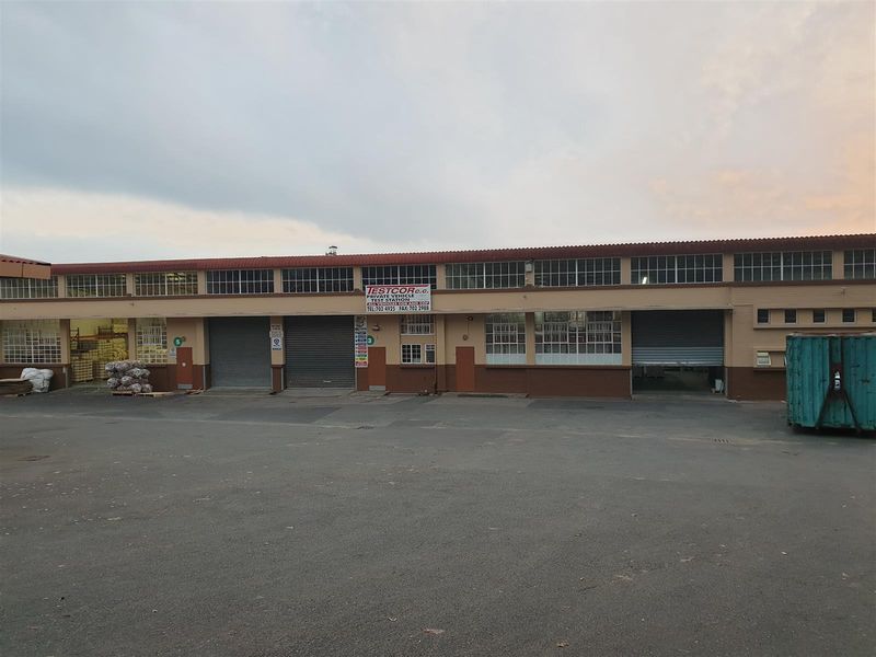 Highly sought after warehouse newly available - Photo 10