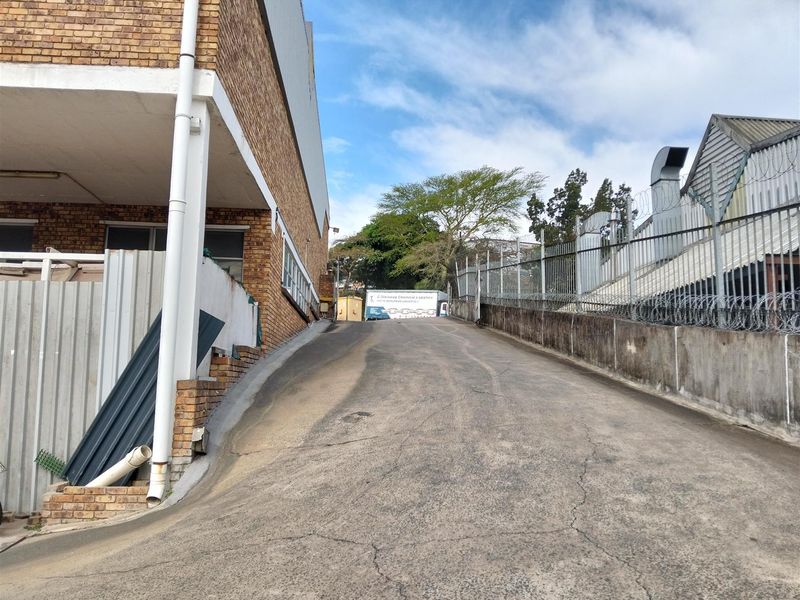 Incredible opportunity to occupy the most prime warehouse space available. - Photo 6