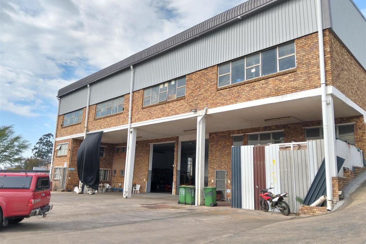 Incredible opportunity to occupy the most prime warehouse space available. - Photo 3