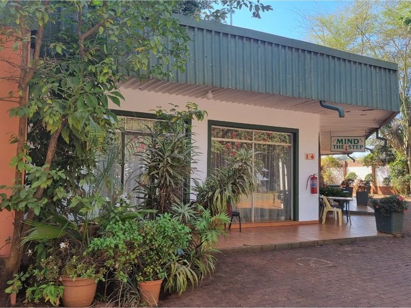19 Room Luxury Guesthouse for Sale in Thohoyandou - Photo 2