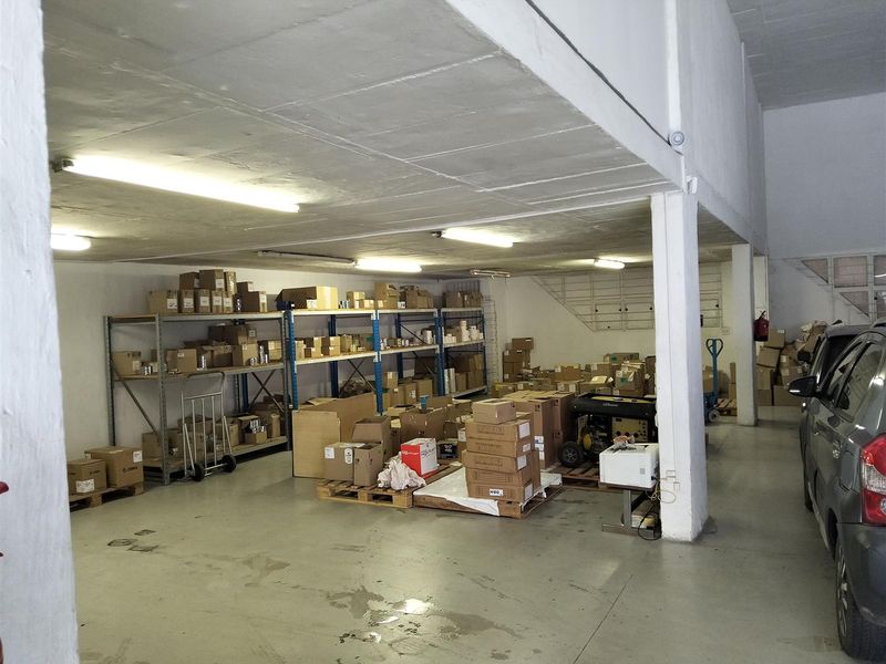 Secure warehouse to let. - Photo 7