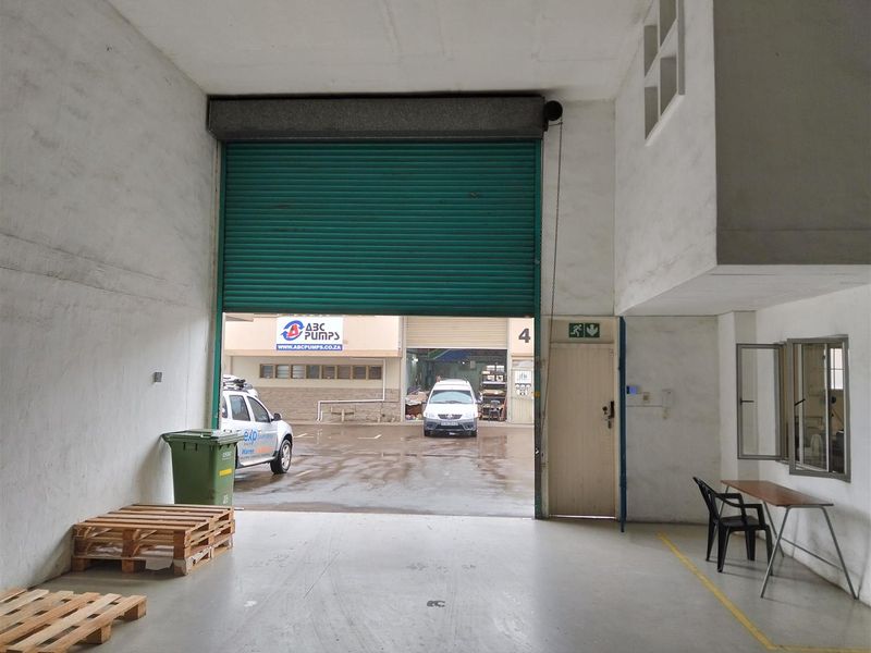 Secure warehouse to let. - Photo 6