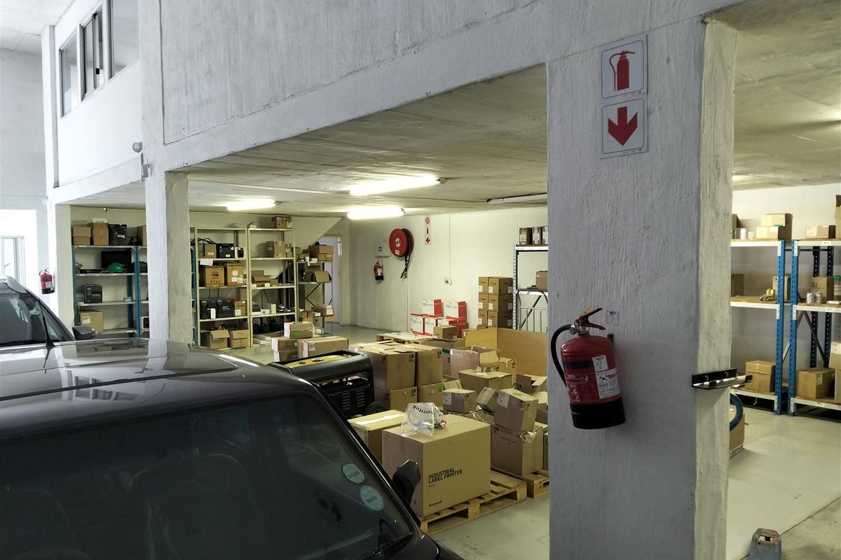 Secure warehouse to let. - Photo 5