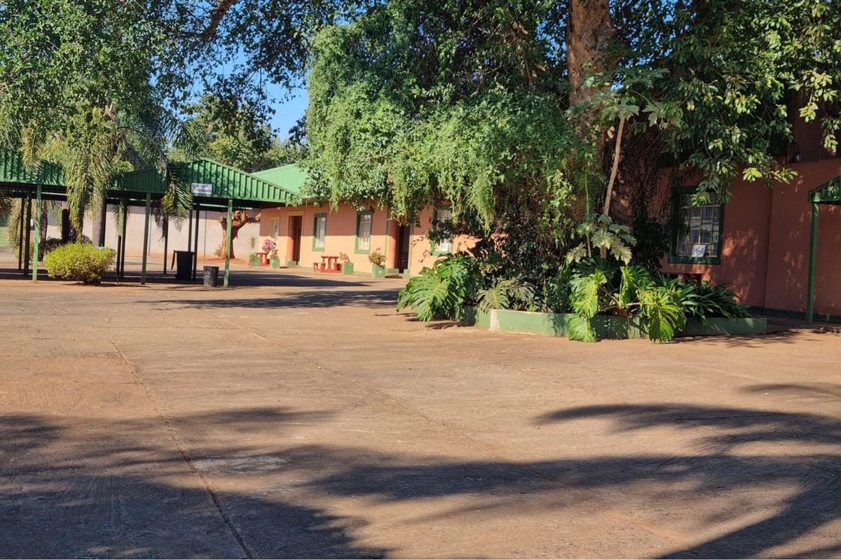 "Prime Guesthouse Investment in Thohoyandou" - Photo 5