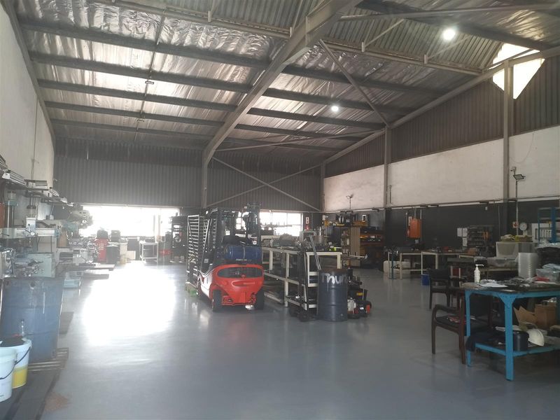 Sought after secure warehouse in Westmead to let. - Photo 2