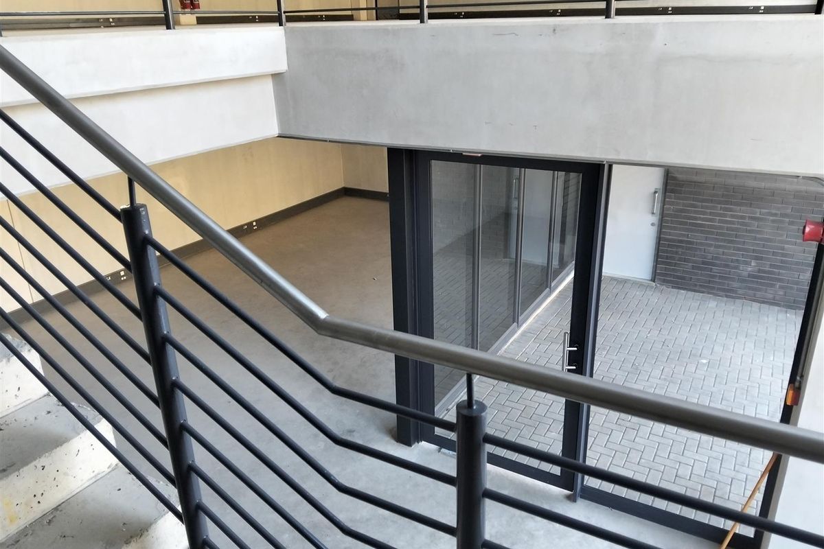 New warehouse to let overlooking N2 - Photo 3