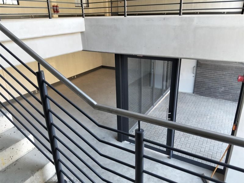 New warehouse to let overlooking N2 - Photo 3