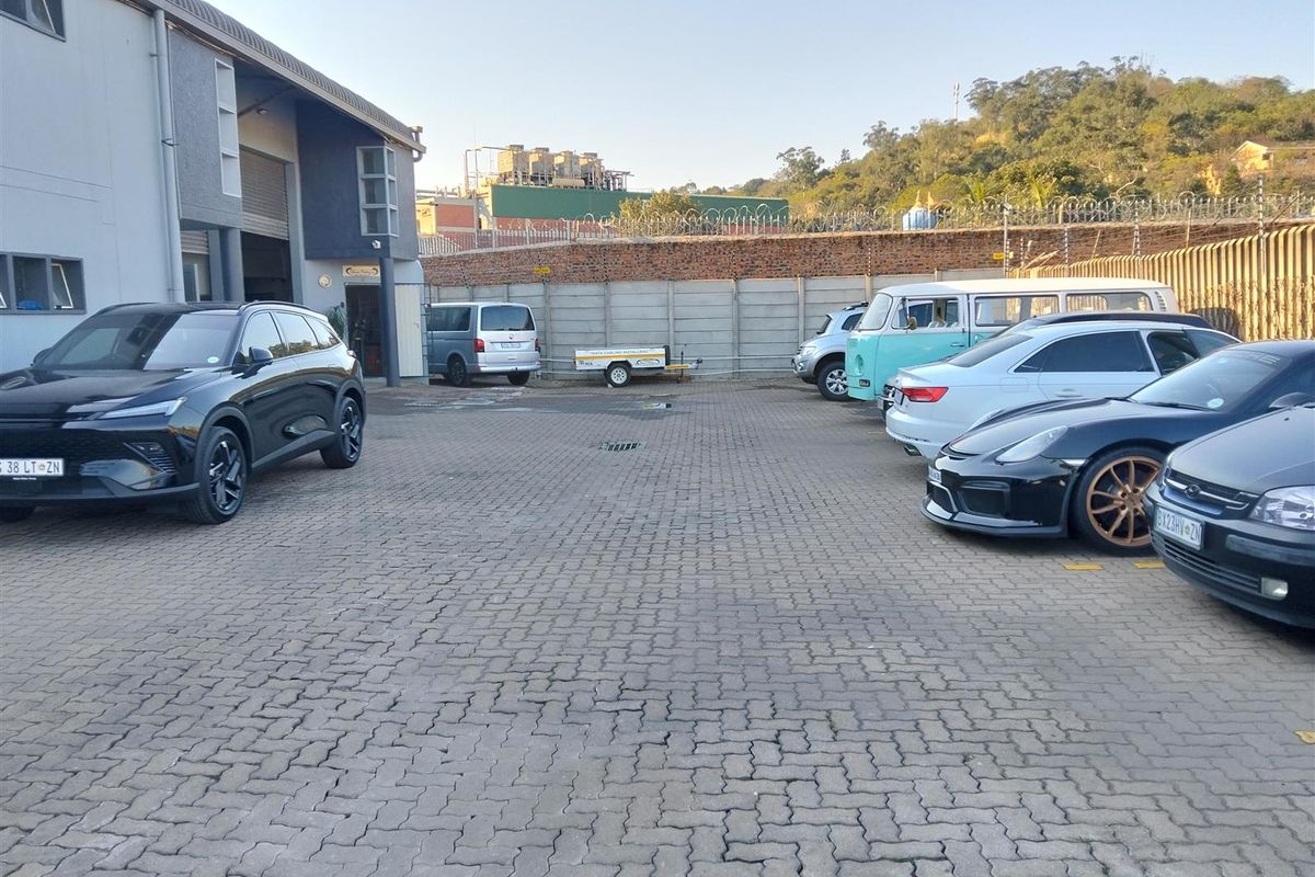 Highly sought after facility newly available - Photo 2