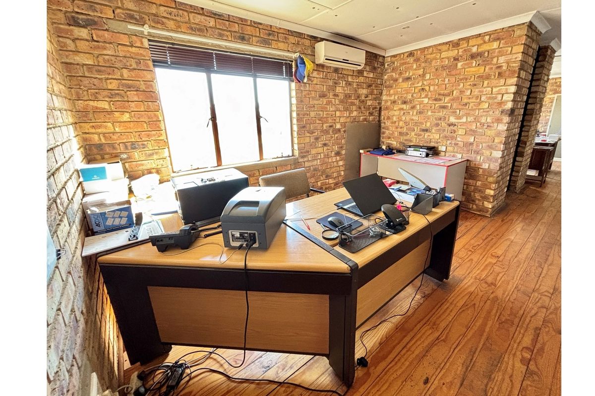 "Prime Vaalpark Warehouse for Sale - Photo 3