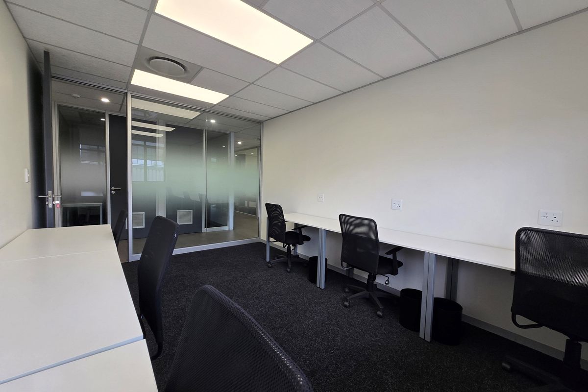 Elevate your workspace with this modern 6-person office - Photo 5