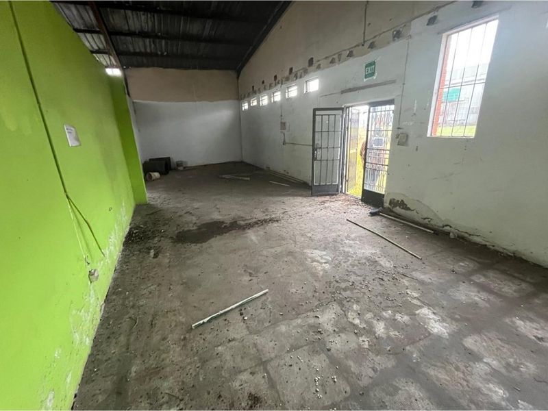 Industrial Warehouse / Workshop for Sale - Prime Dundee Location (NO TRANSFER DUTY) - Photo 2