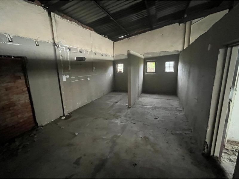 Industrial Warehouse / Workshop for Sale - Prime Dundee Location (NO TRANSFER DUTY) - Photo 10