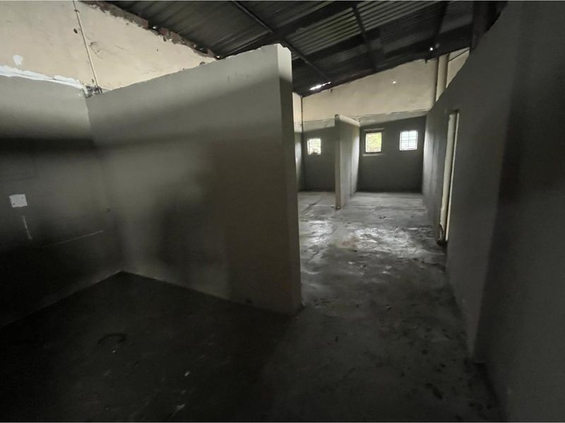 Industrial Warehouse / Workshop for Sale - Prime Dundee Location (NO TRANSFER DUTY) - Photo 9