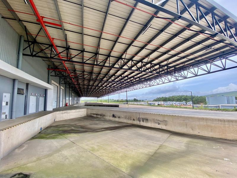 Award Winning World Class Logistics Facility. - Photo 10