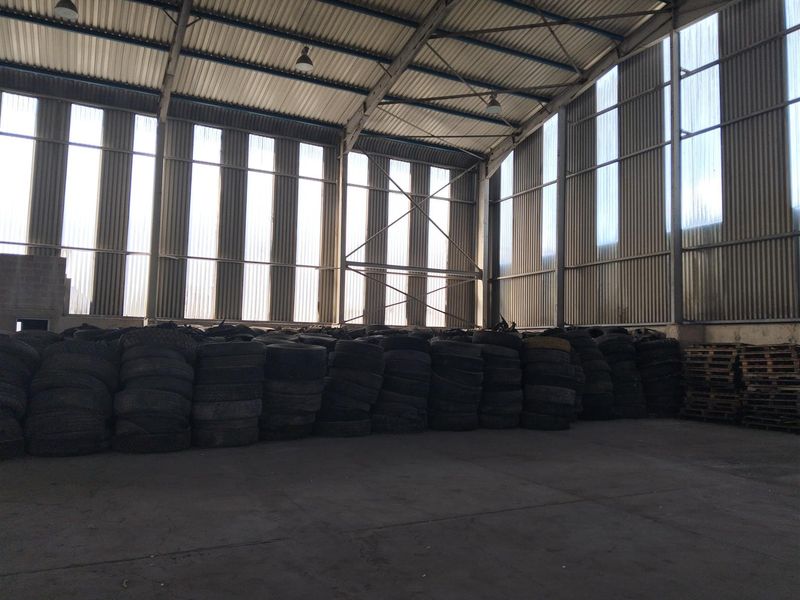 Secure, interlink access, large power warehouse to let on N3. - Photo 6