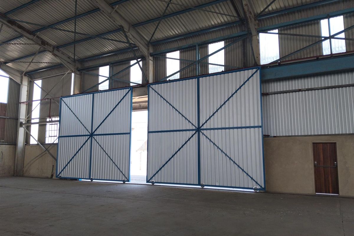 Secure, interlink access, large power warehouse to let on N3. - Photo 2