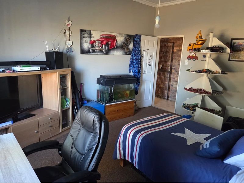 Prime Opportunity for a Holiday Retreat, Retirement Haven, or Lifestyle Hub - Photo 7