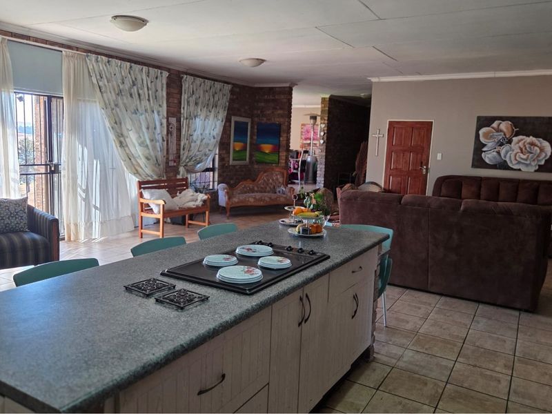 Prime Opportunity for a Holiday Retreat, Retirement Haven, or Lifestyle Hub - Photo 6