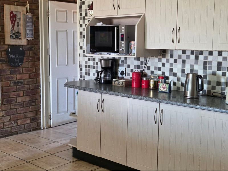 Prime Opportunity for a Holiday Retreat, Retirement Haven, or Lifestyle Hub - Photo 3