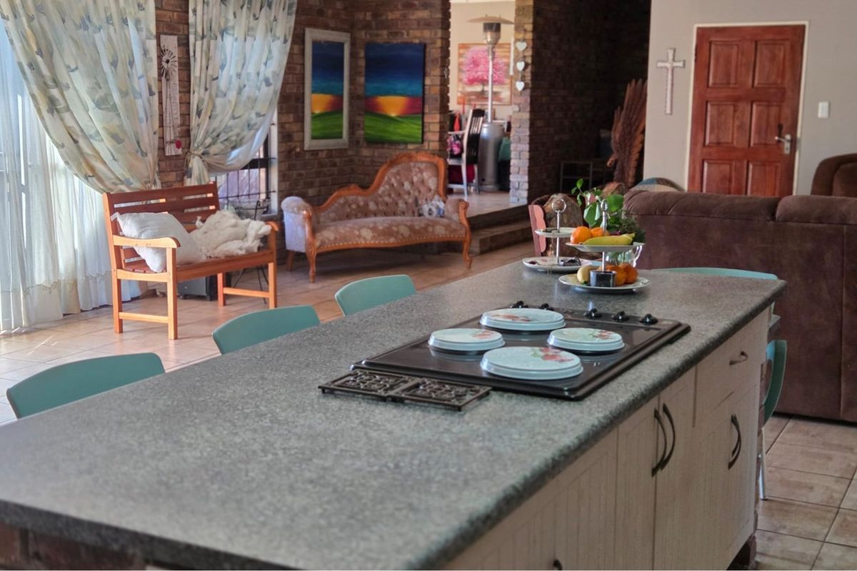 Prime Opportunity for a Holiday Retreat, Retirement Haven, or Lifestyle Hub - Photo 4