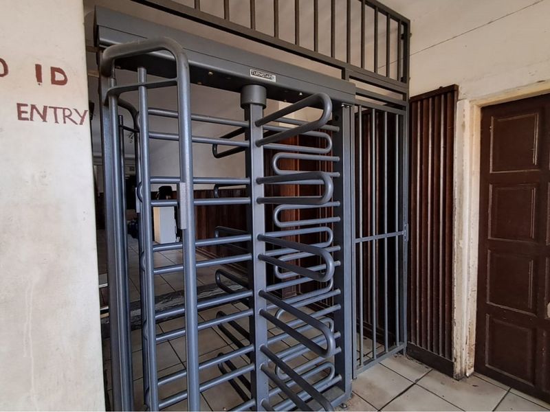 Commercial investment opportunity - Photo 3