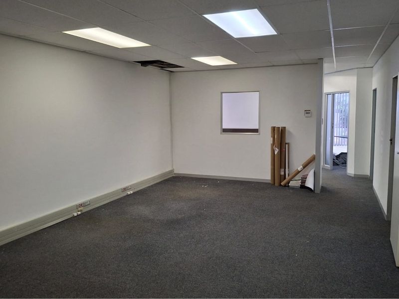 Modern offices available in Humewood - Photo 9