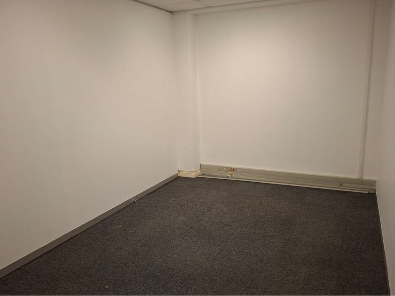 Modern offices available in Humewood - Photo 6