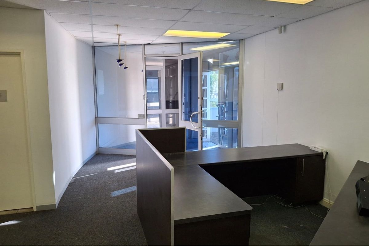 Modern offices available in Humewood - Photo 3