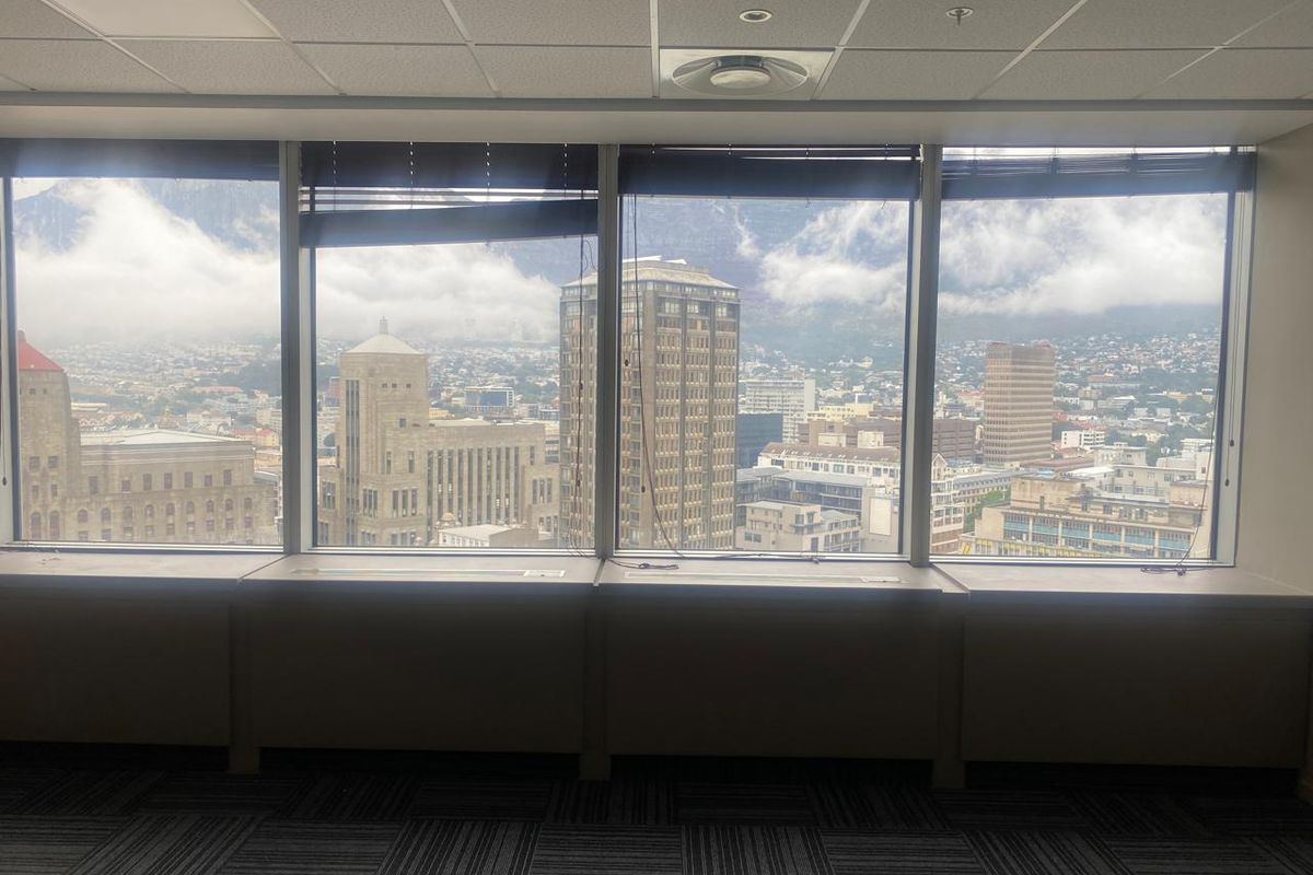 Office Space to Let in City Centre - Photo 5