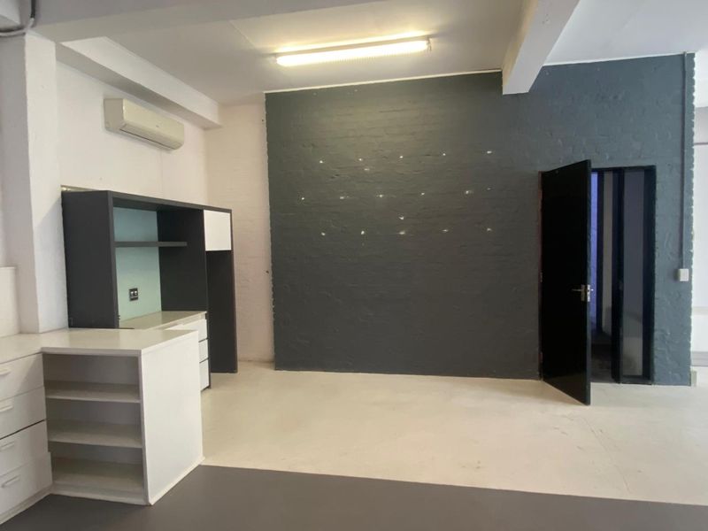 Retail/Office To Let in City Centre - Photo 7
