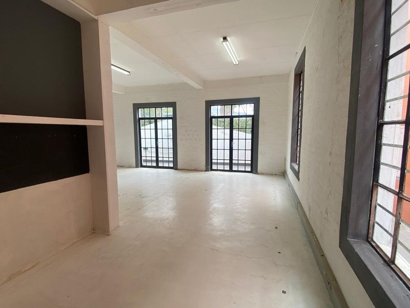 Retail/Office To Let in City Centre - Photo 10
