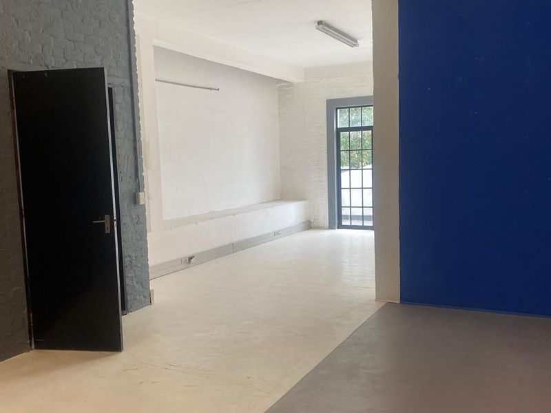 Retail/Office To Let in City Centre - Photo 8