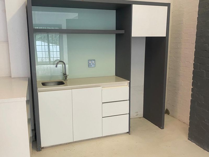 Retail/Office To Let in City Centre - Photo 4