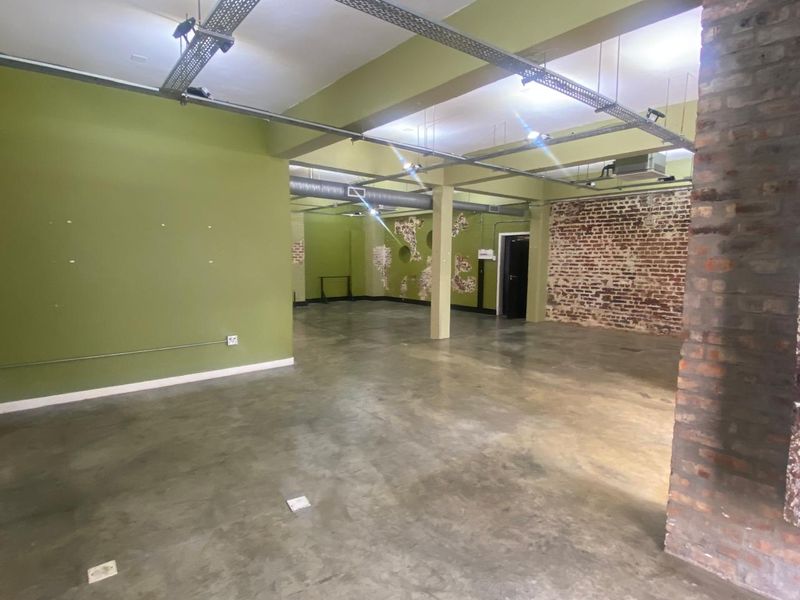 Retail Space to Let In City Centre - Photo 7