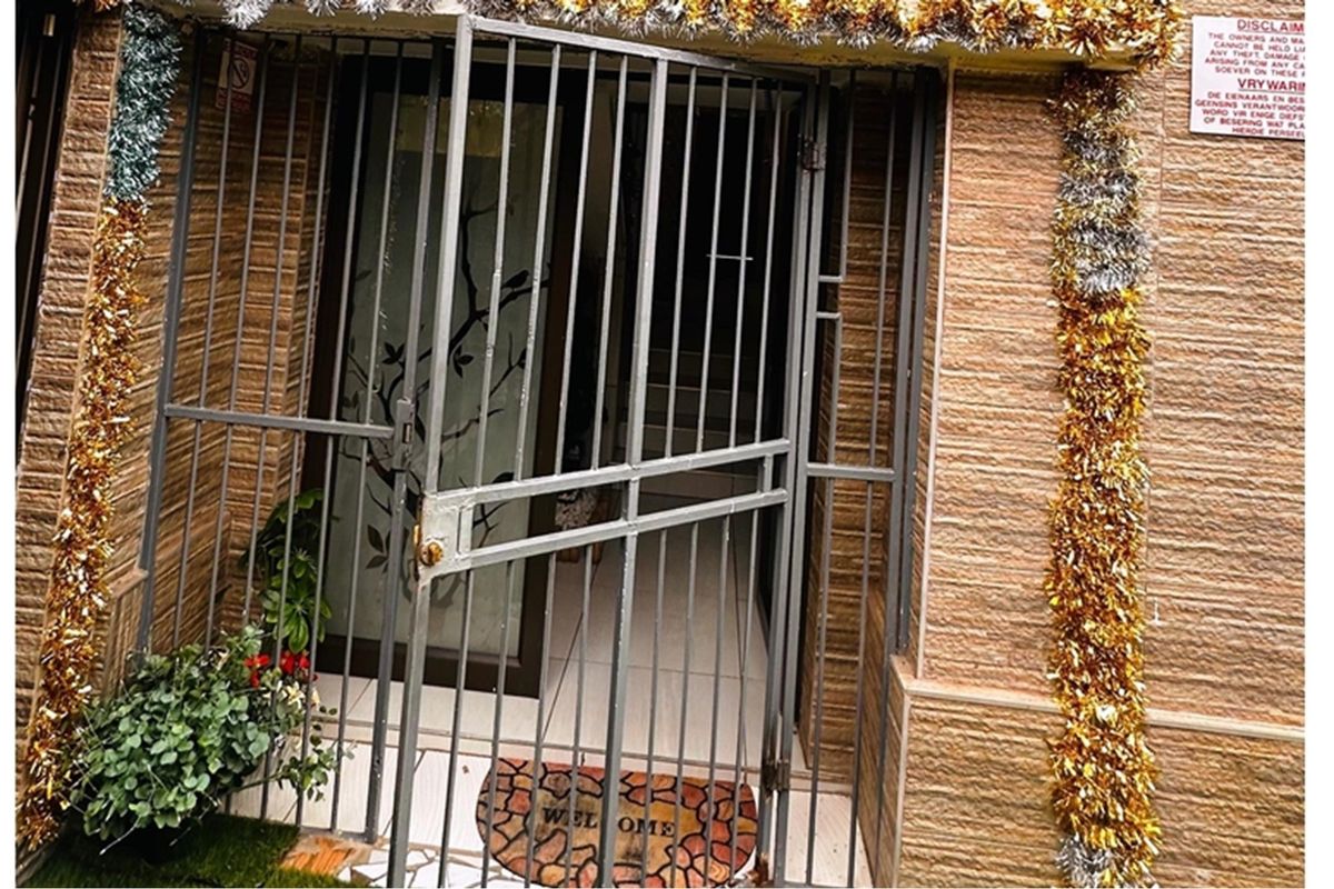 BEAUTIFUL (12) ACTIVE ROOMS GUEST LODGE FOR SALE  (AIR B"N"B) - Photo 2