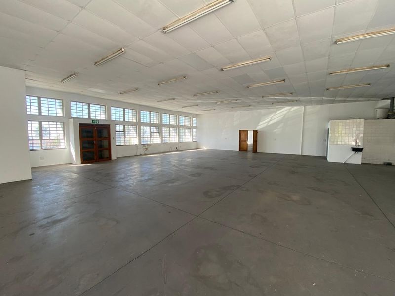 Multiple Warehouse Spaces To Let In Walmer Estate - Photo 3