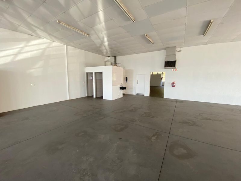 Multiple Warehouse Spaces To Let In Walmer Estate - Photo 4