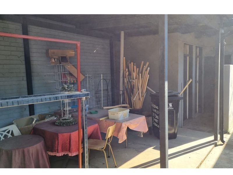 Prime Retail Property in Geduld at Reduced Price! - Photo 8