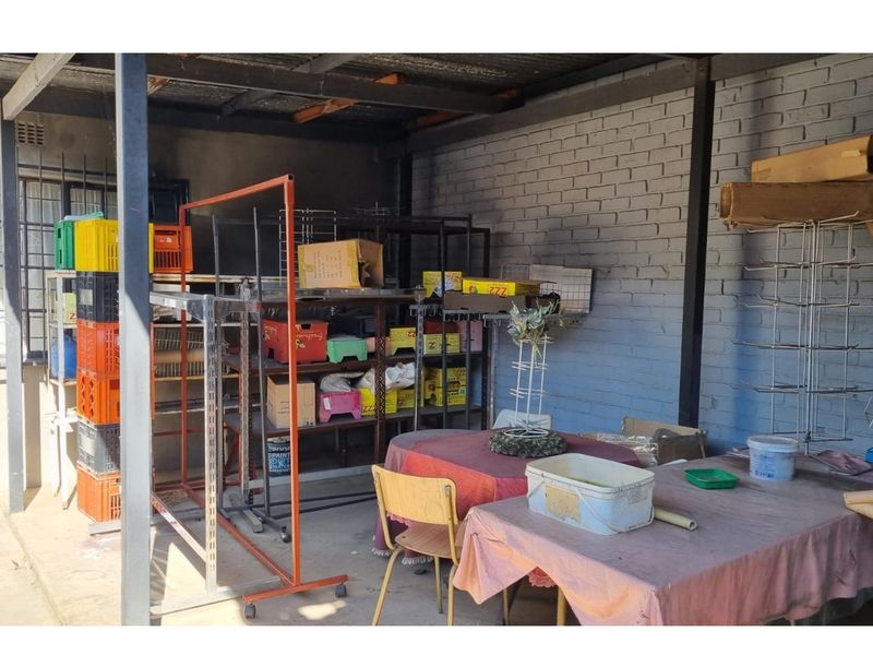 Prime Retail Property in Geduld at Reduced Price! - Photo 5