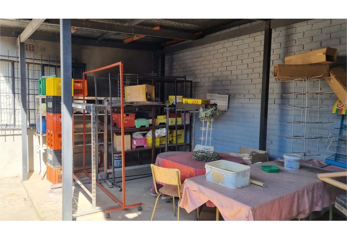 Prime Retail Property in Geduld at Reduced Price! - Photo 5