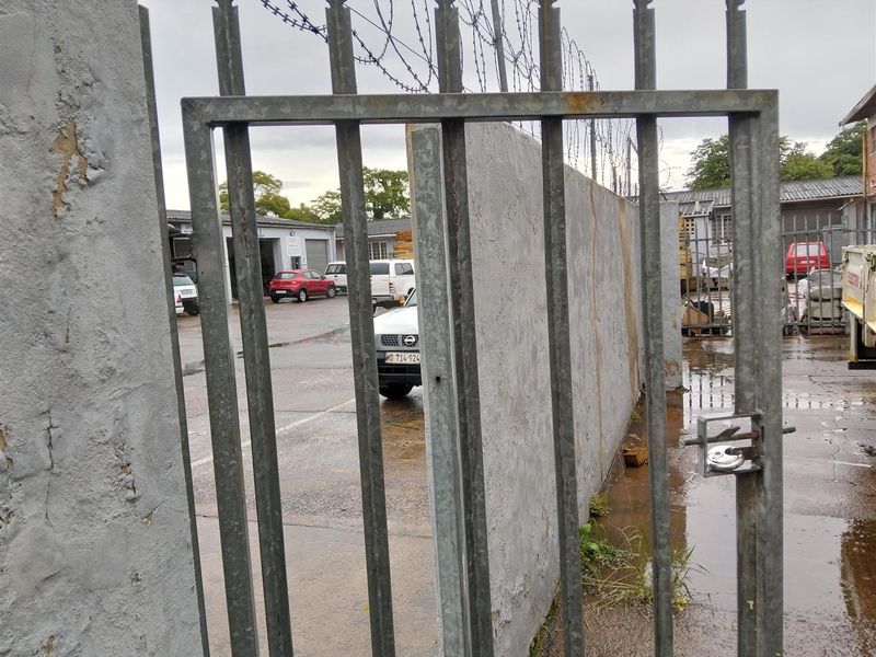 Warehouse suitable for vehicle workshop or manufacturing to let in New Germany. - Photo 8