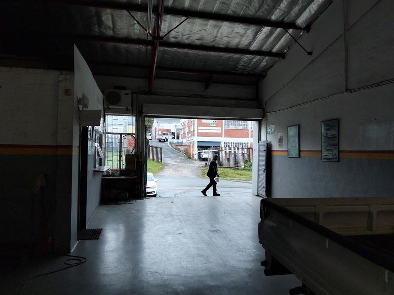 Rent or buy fantastic warehouse. - Photo 2