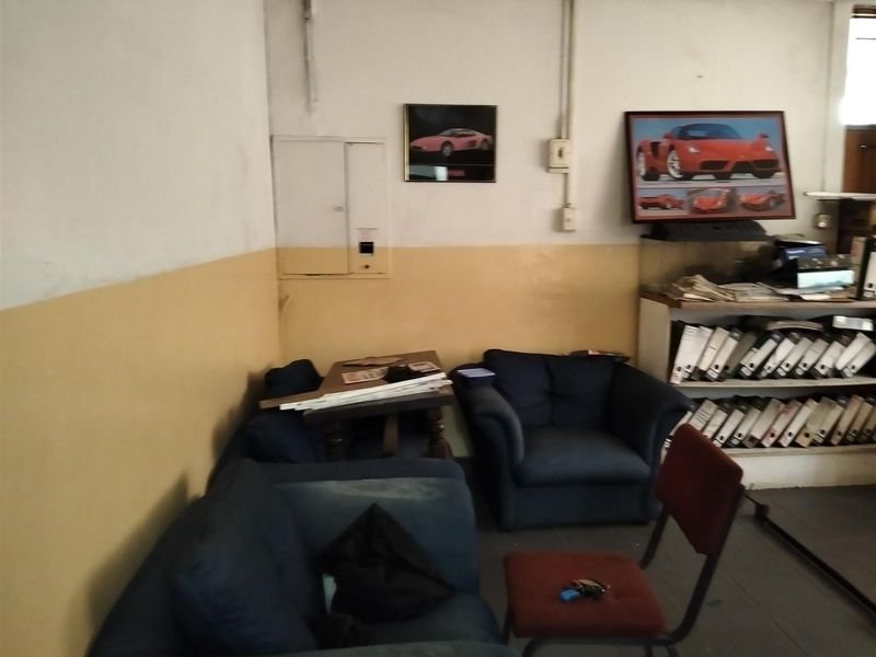 Rent or buy fantastic warehouse. - Photo 8